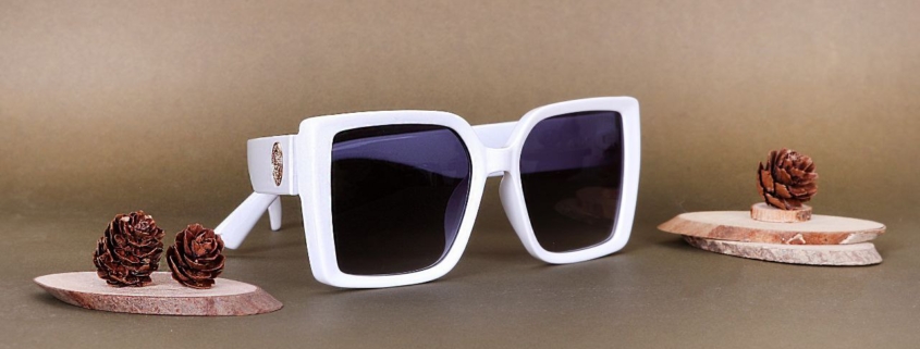 عینک آفتابی قاب سفید | فروشگاه بدلیجات کلاسیک
